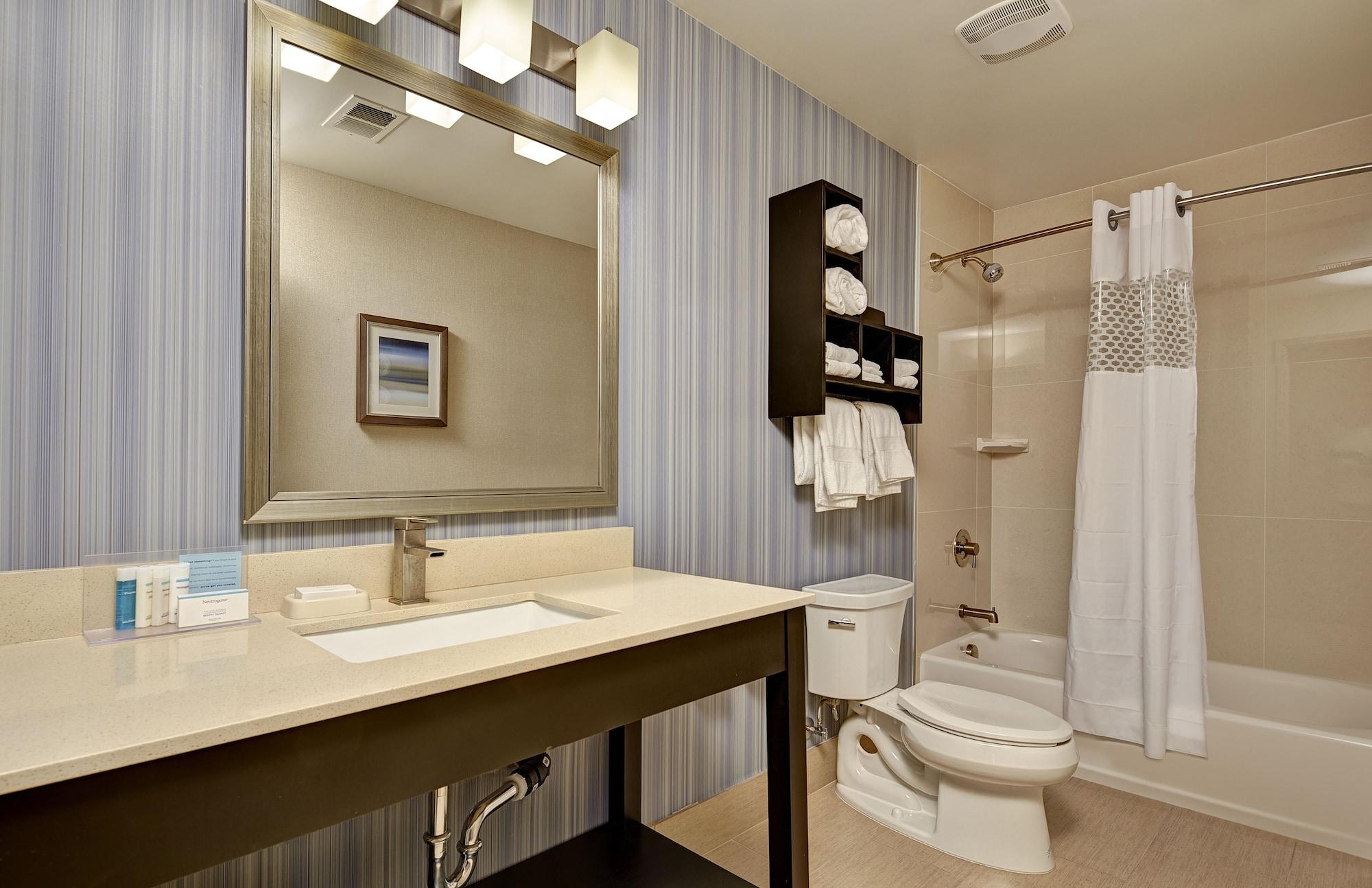 Hampton Inn Морган Хилл Экстерьер фото