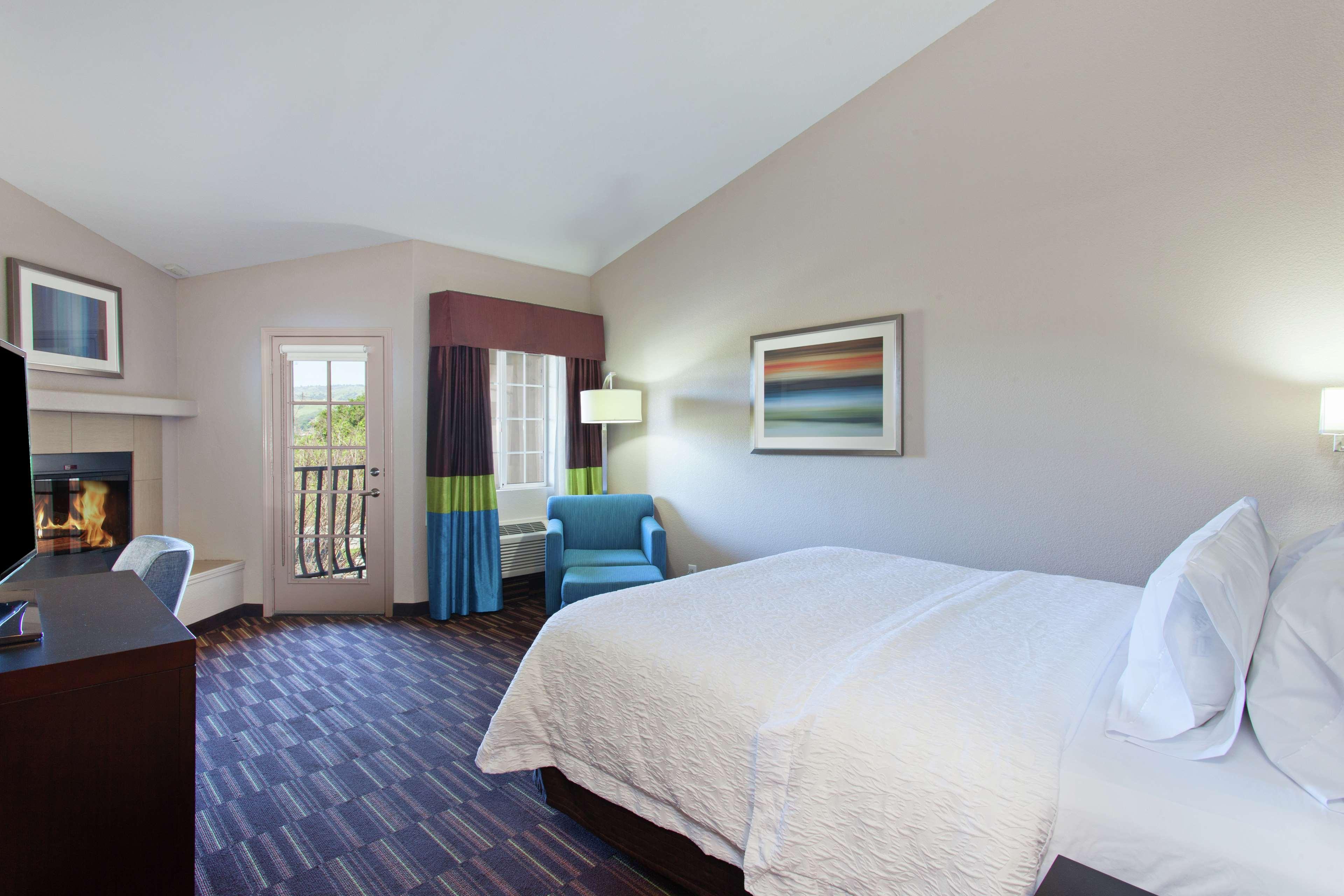 Hampton Inn Морган Хилл Экстерьер фото